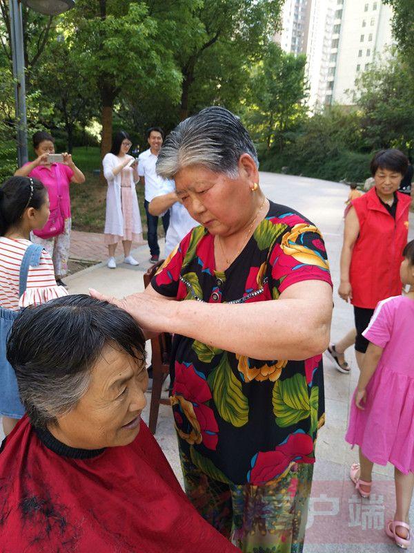 “三三制”黨建究竟是個啥？讓“休眠”的黨員“發(fā)了芽”，讓陌生的鄰里樂開花